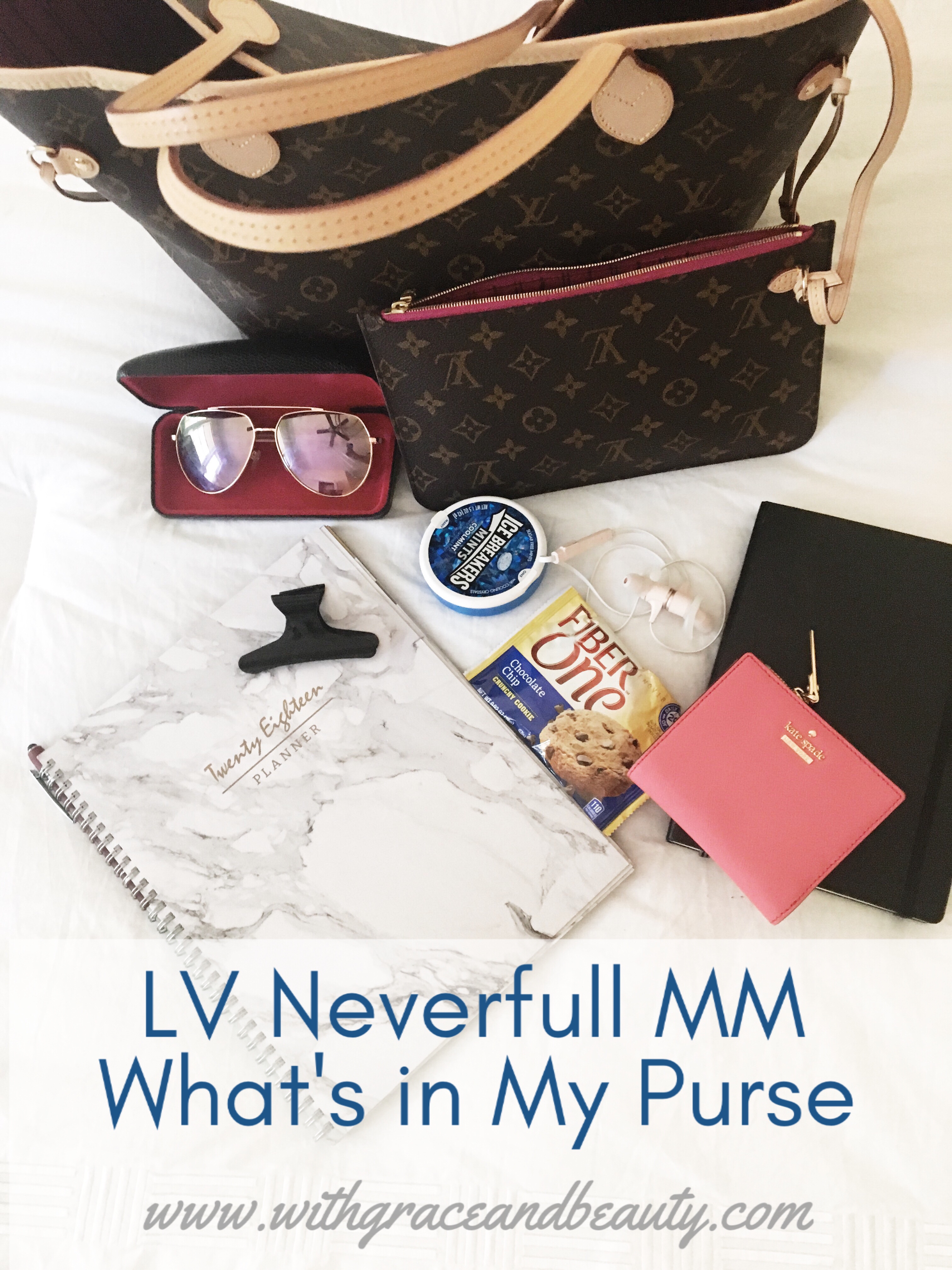 What's in my bag? Louis Vuitton Mm Never full 