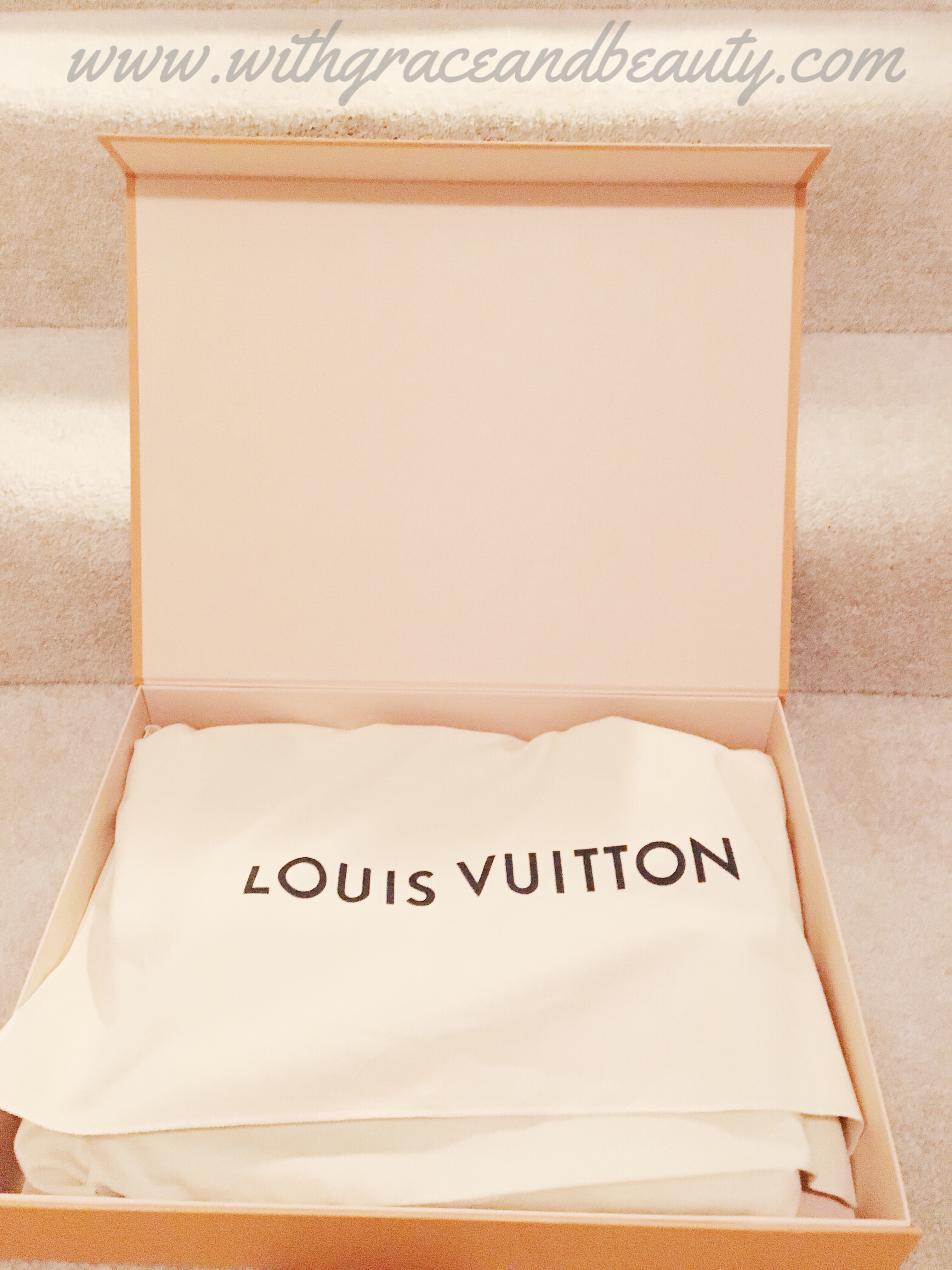 With Grace and Beauty - Louis Vuitton Neverfull Unboxing - With